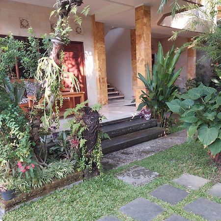 Gerhana Sari 2 Bungalows Ubud Exterior foto