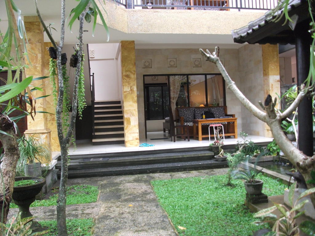 Gerhana Sari 2 Bungalows Ubud Exterior foto